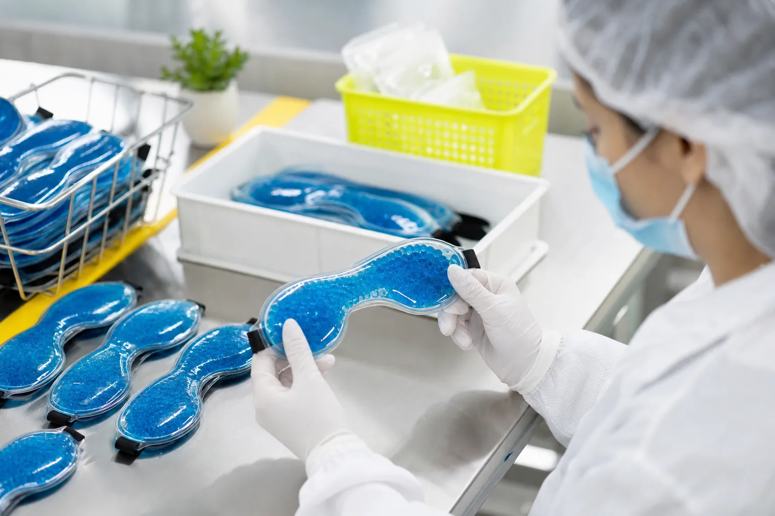 lensore close-up of Cooling Gel Eye Mask and Bulk & Wholesale Orders